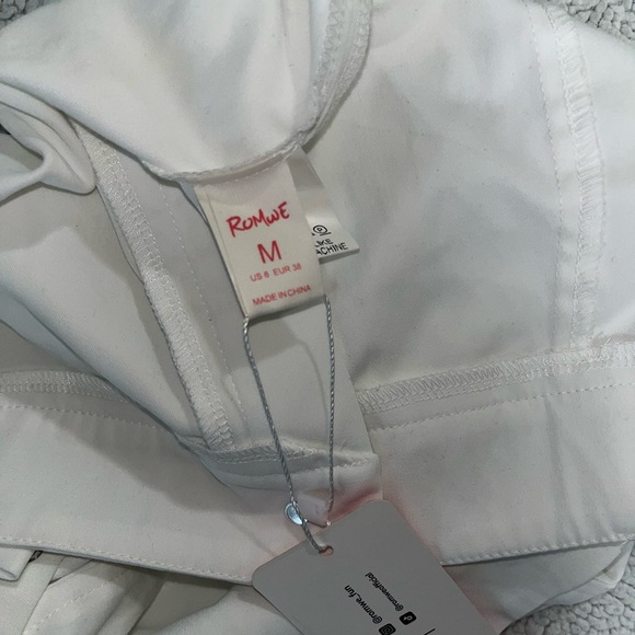 white mini skirt - Picture 3 of 3